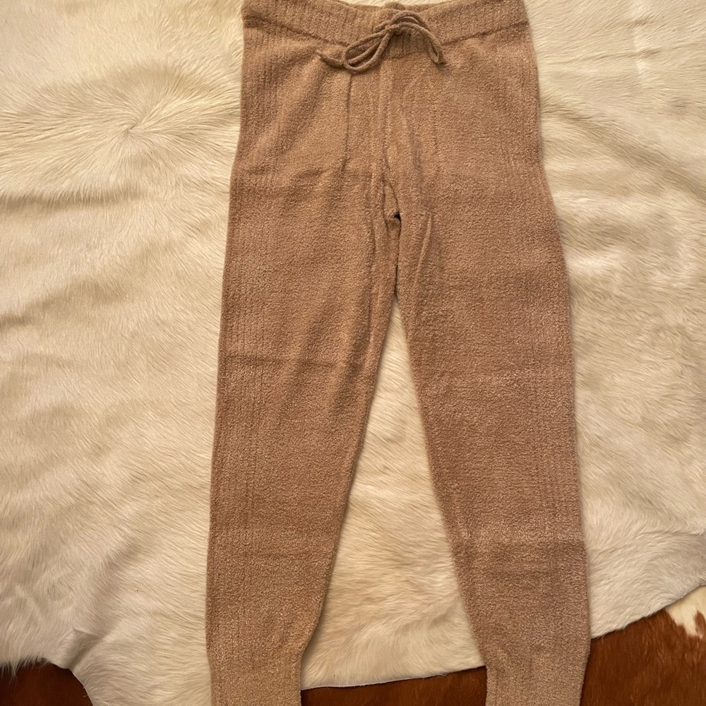 EUC Spiritual Gangster Sweats